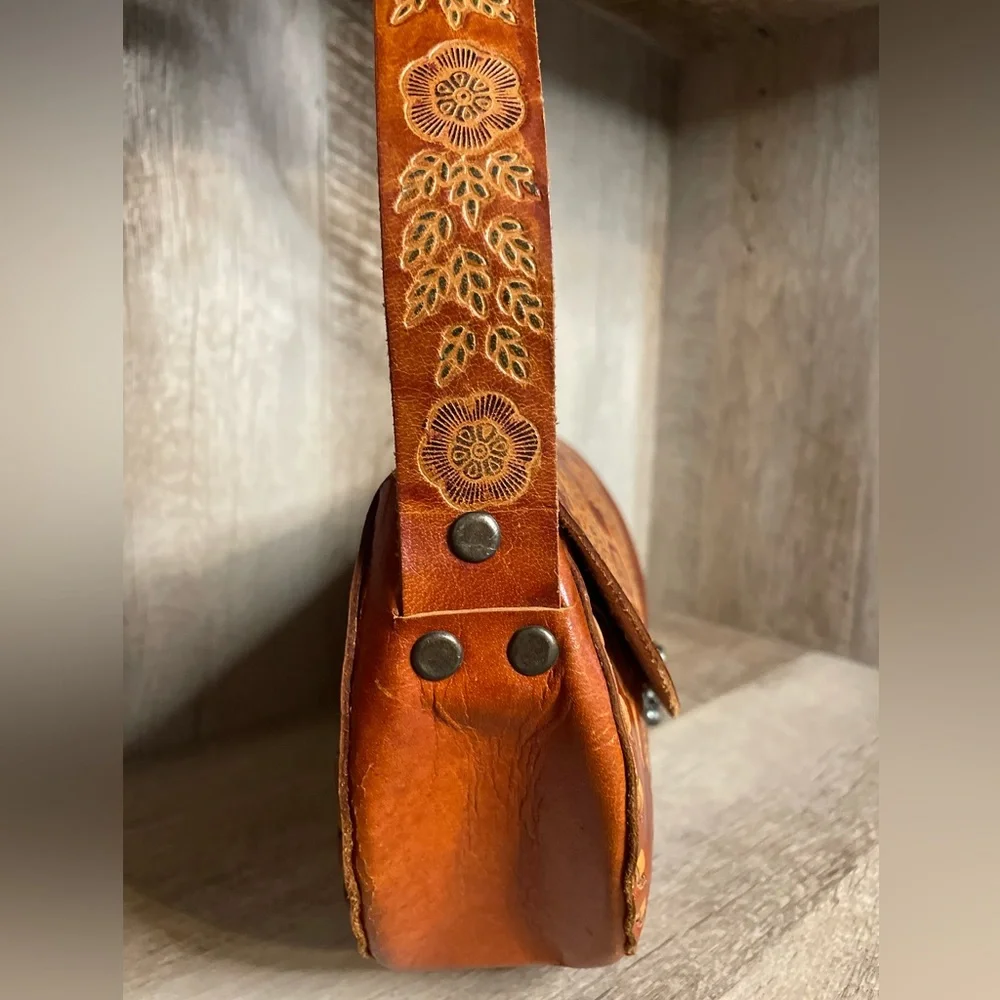 ONE OF A KIND Vintage 70s Hand-Tooled Leather Saddle Bag | Boho Floral Crossbody - Picture 13 of 15